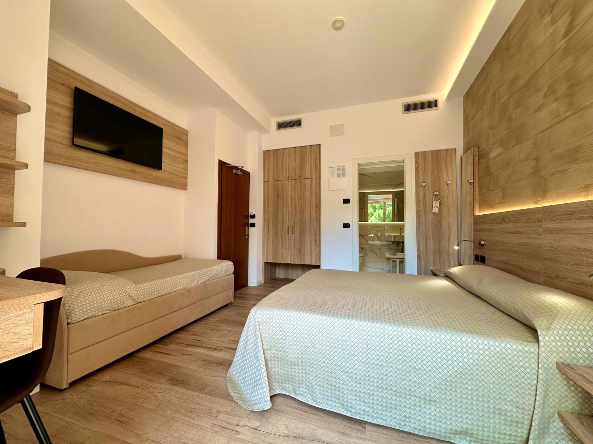 Hotel Beau Rivage Pineta 4*